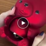 Halskette aus ineinander verschlungenen Herzen – video