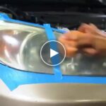Polierspray für die Renovierung von Autoscheinwerfern – video